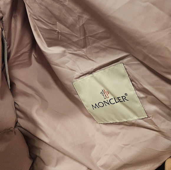 Moncler Matte Pink Down Vest Size 4– NWT $1050 Retail $950